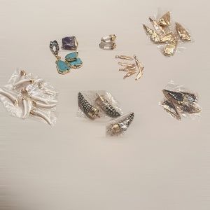 33pc Gold Electroplated & Quartz Pendant Jewelry Assortment